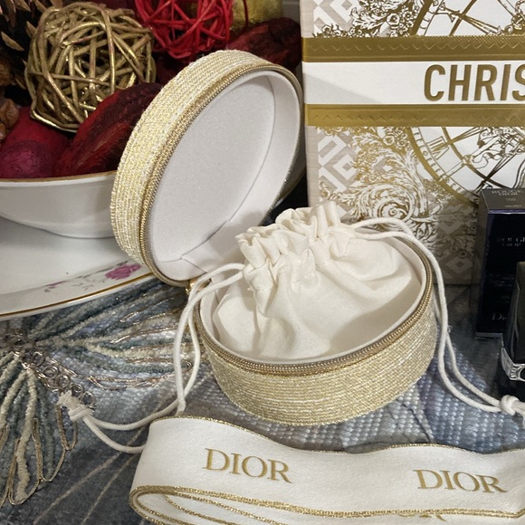 Dior Holiday Pouch Gift Set - Picture 10 of 11